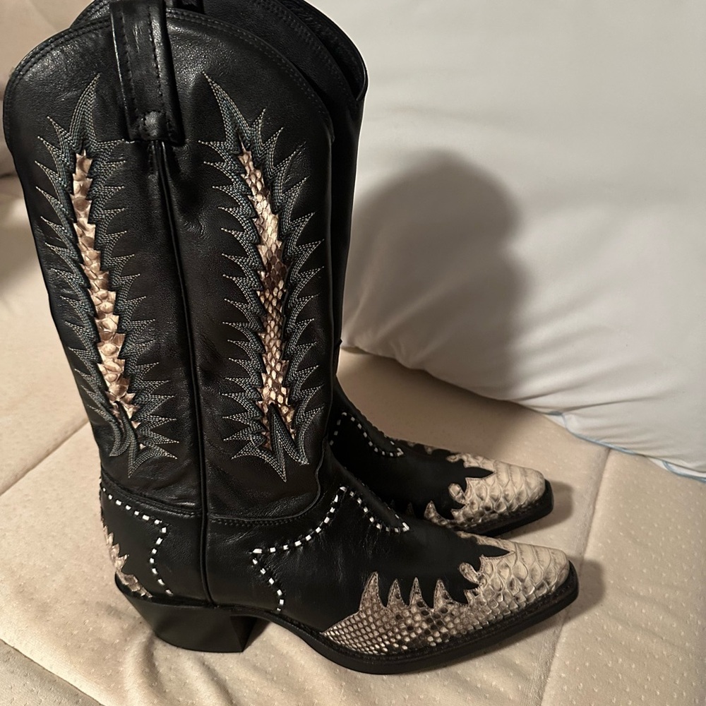 Never worn vintage Tony Lama “Firewalker” cowboy boots - Ladies Sz 8C - Picture 2 of 10